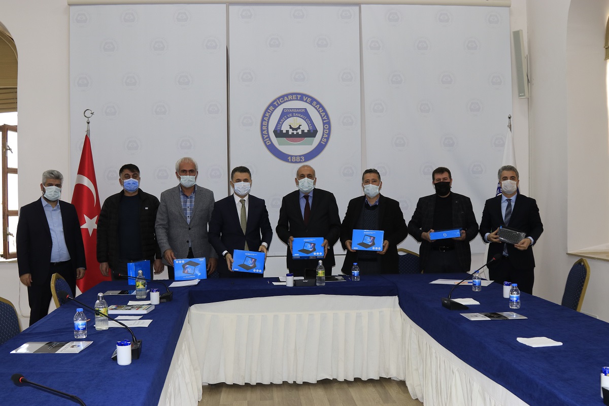 TOBB’DAN DİYARBAKIR’A TABLET DESTEĞİ