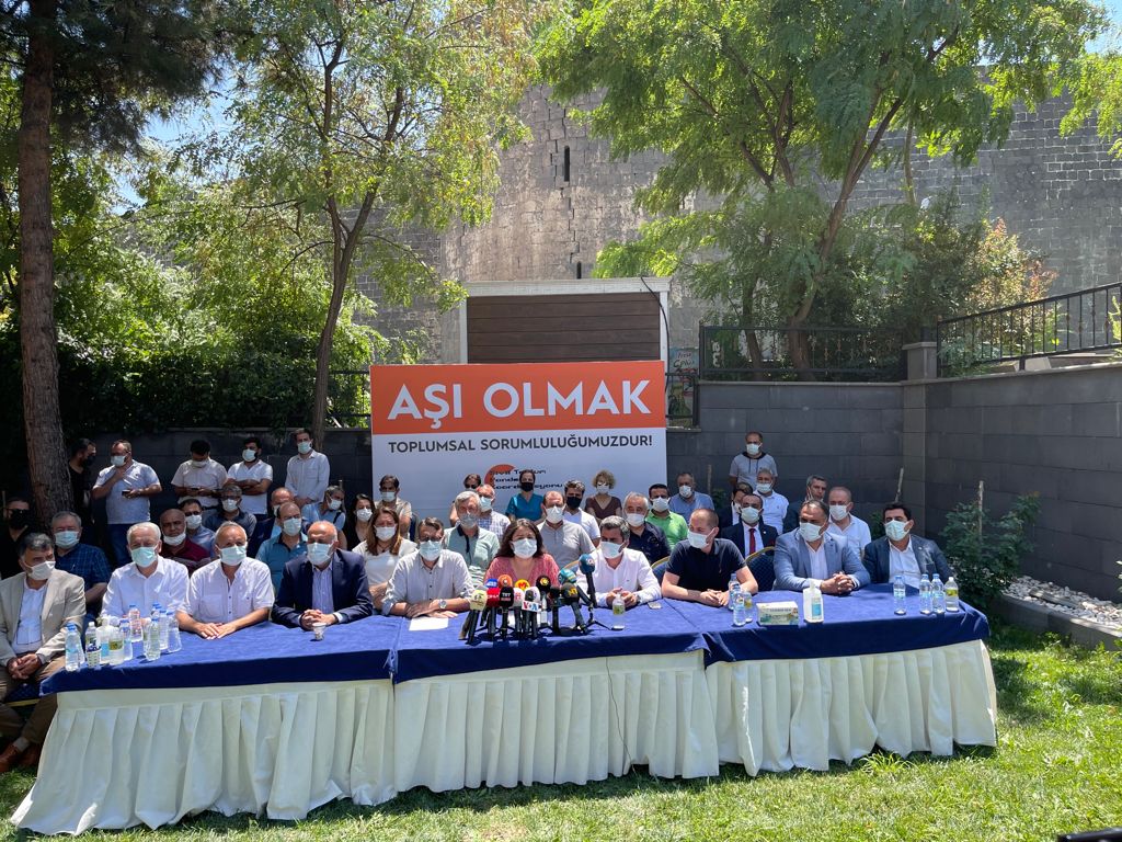 AŞI OLMAK TOPLUMSAL SORUMLULUĞUMUZDUR. AŞILANALIM, SALGINI BİRLİKTE AŞALIM