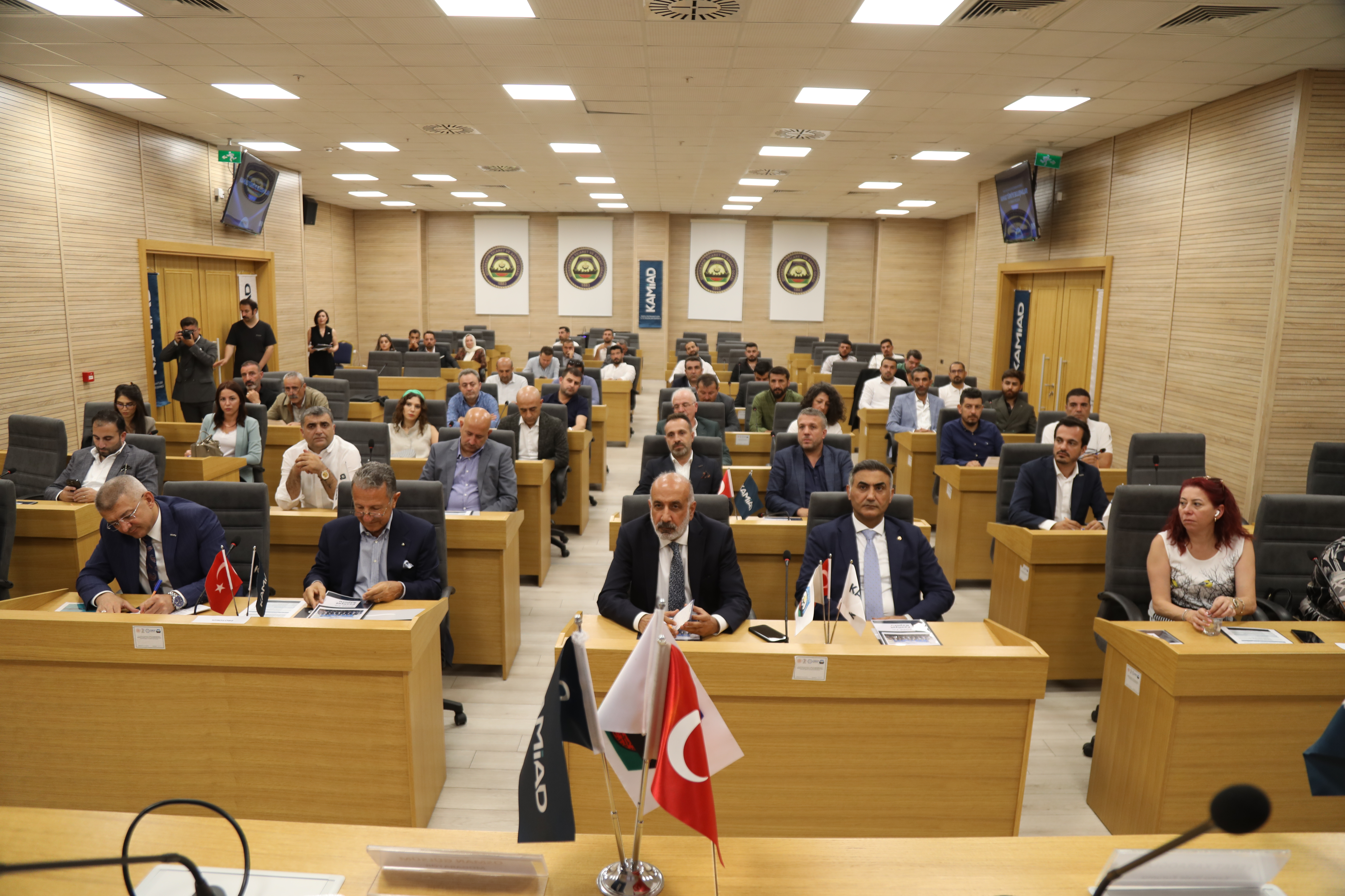 Kamu Müteahhitleri Diyarbakır'da bir araya geldi